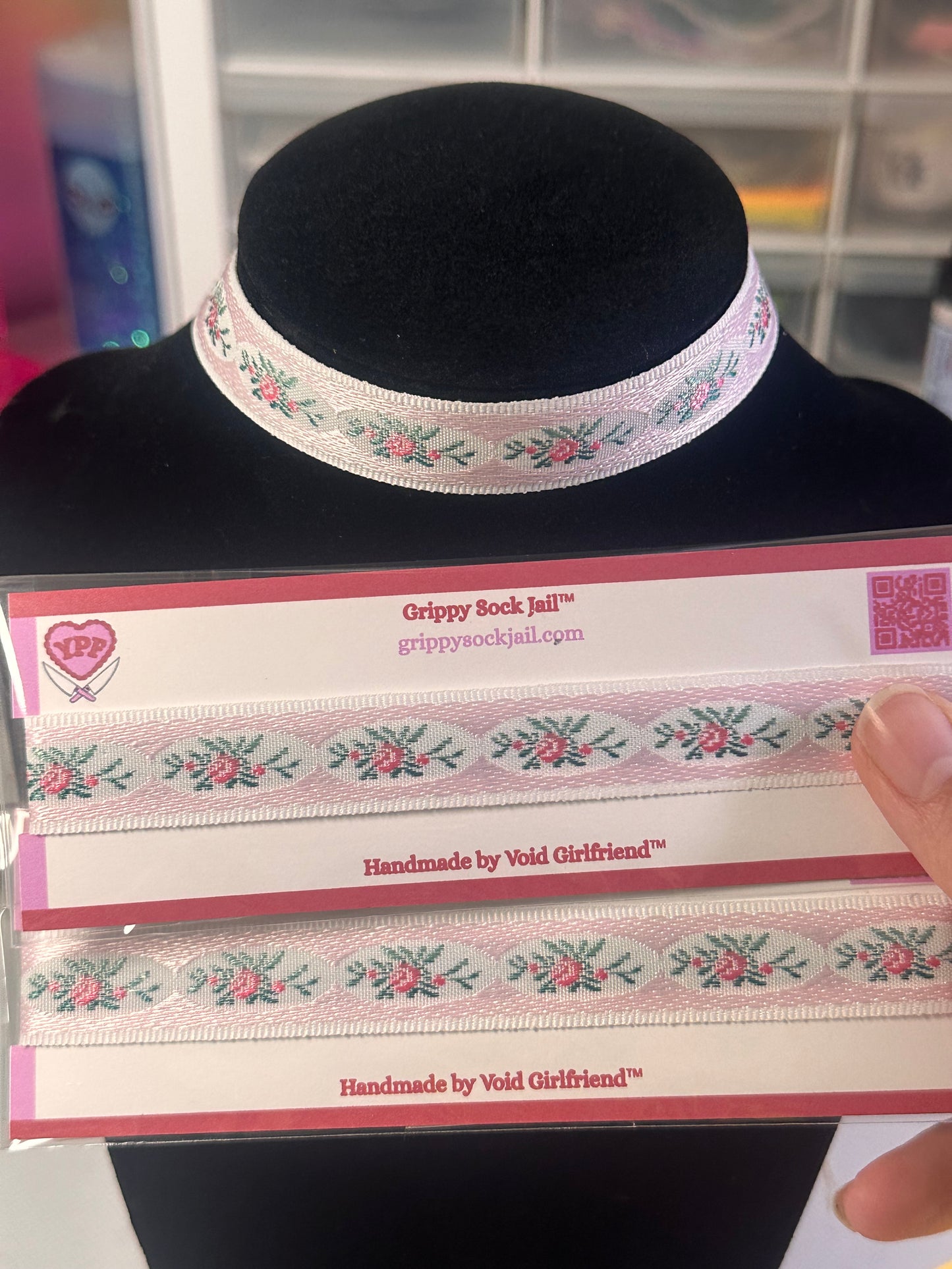 Pink and white floral choker necklace