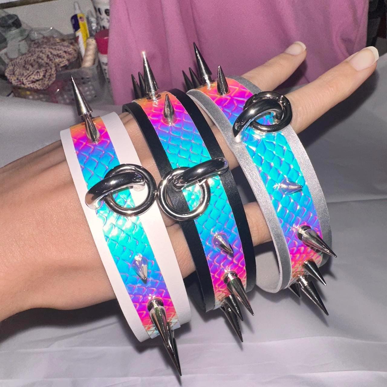 Iridescent spiked collar with silver ring and silver band