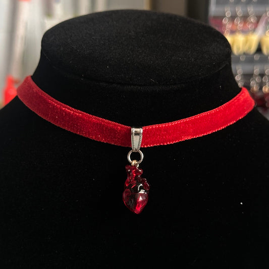 anatomical heart choker charm necklace