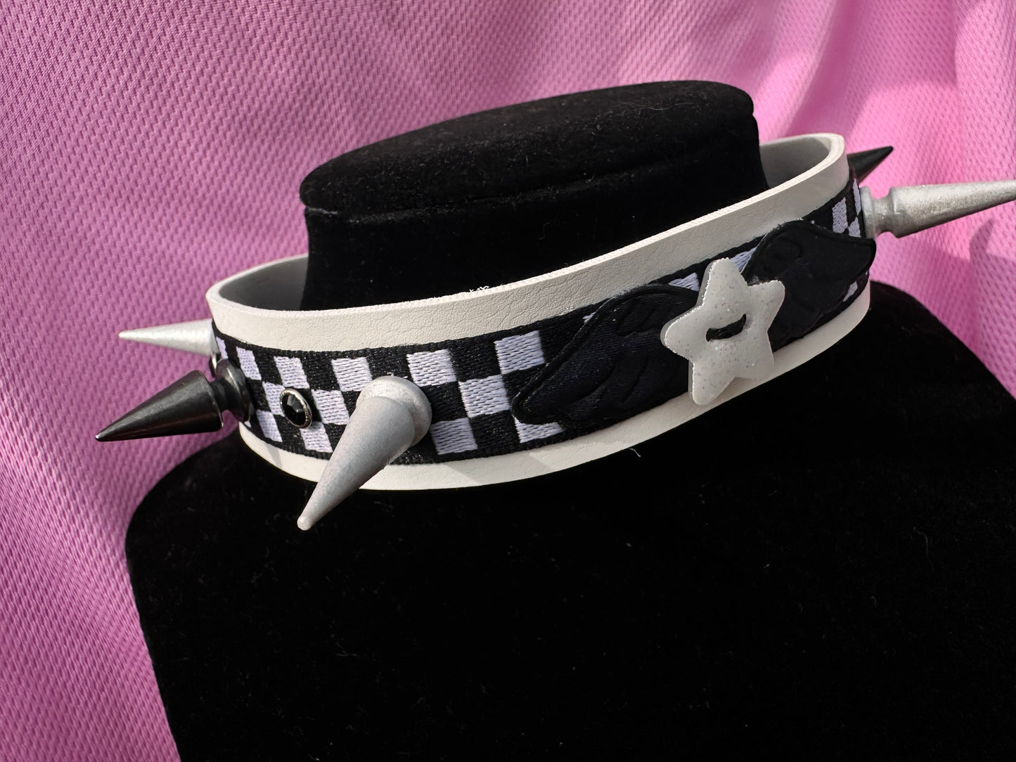 Checkers Spiked Choker