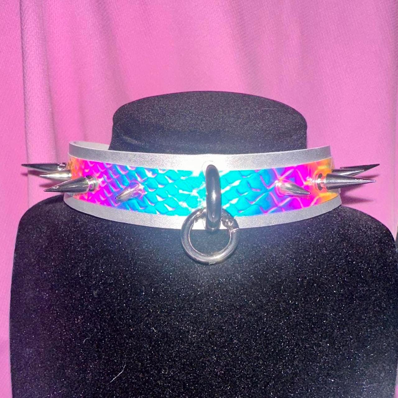 Iridescent spiked collar with silver ring and silver band