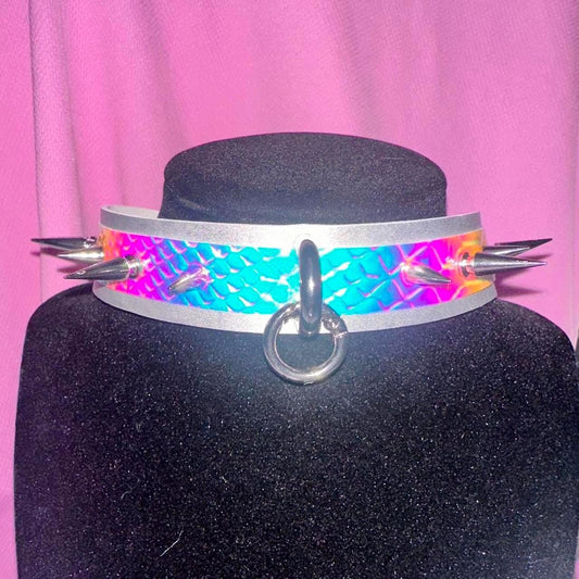 Iridescent spiked collar with silver ring and silver band