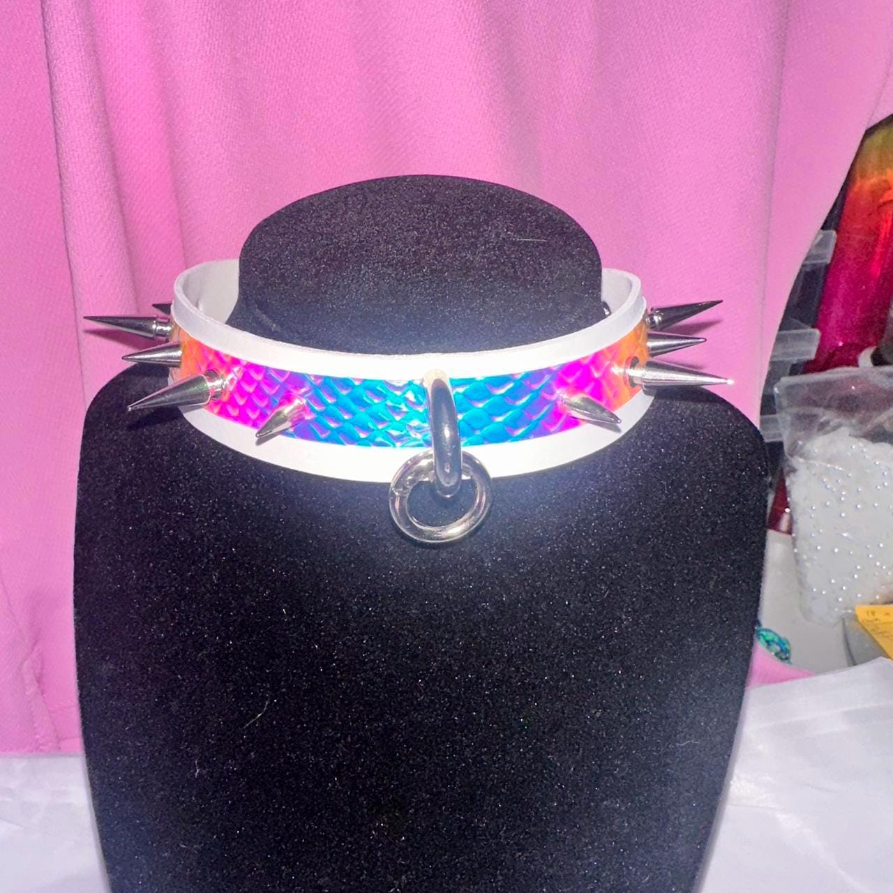 Iridescent spiked collar with silver ring and white band