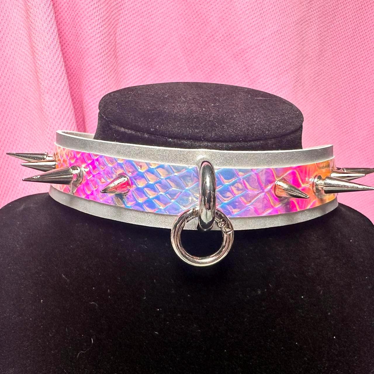 Iridescent spiked collar with silver ring and silver band